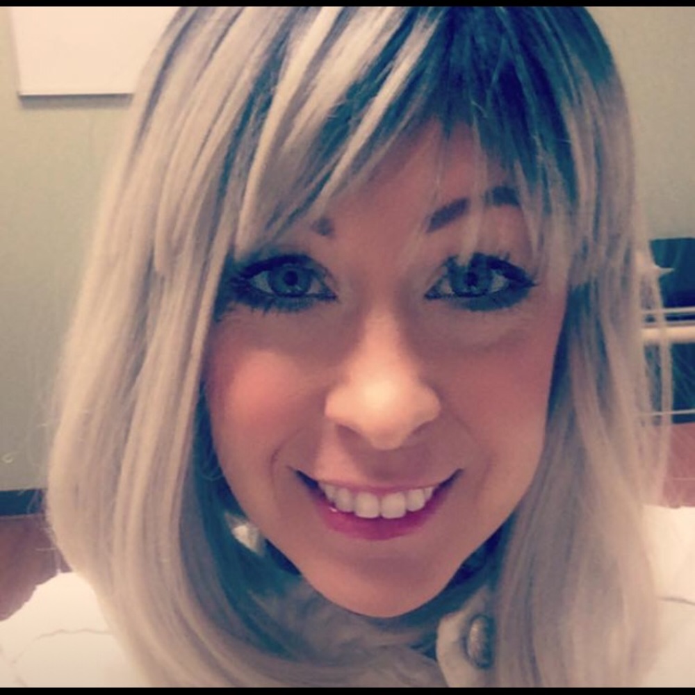 Ombré wig!  TT silver ombré Bob wig. Light wear.